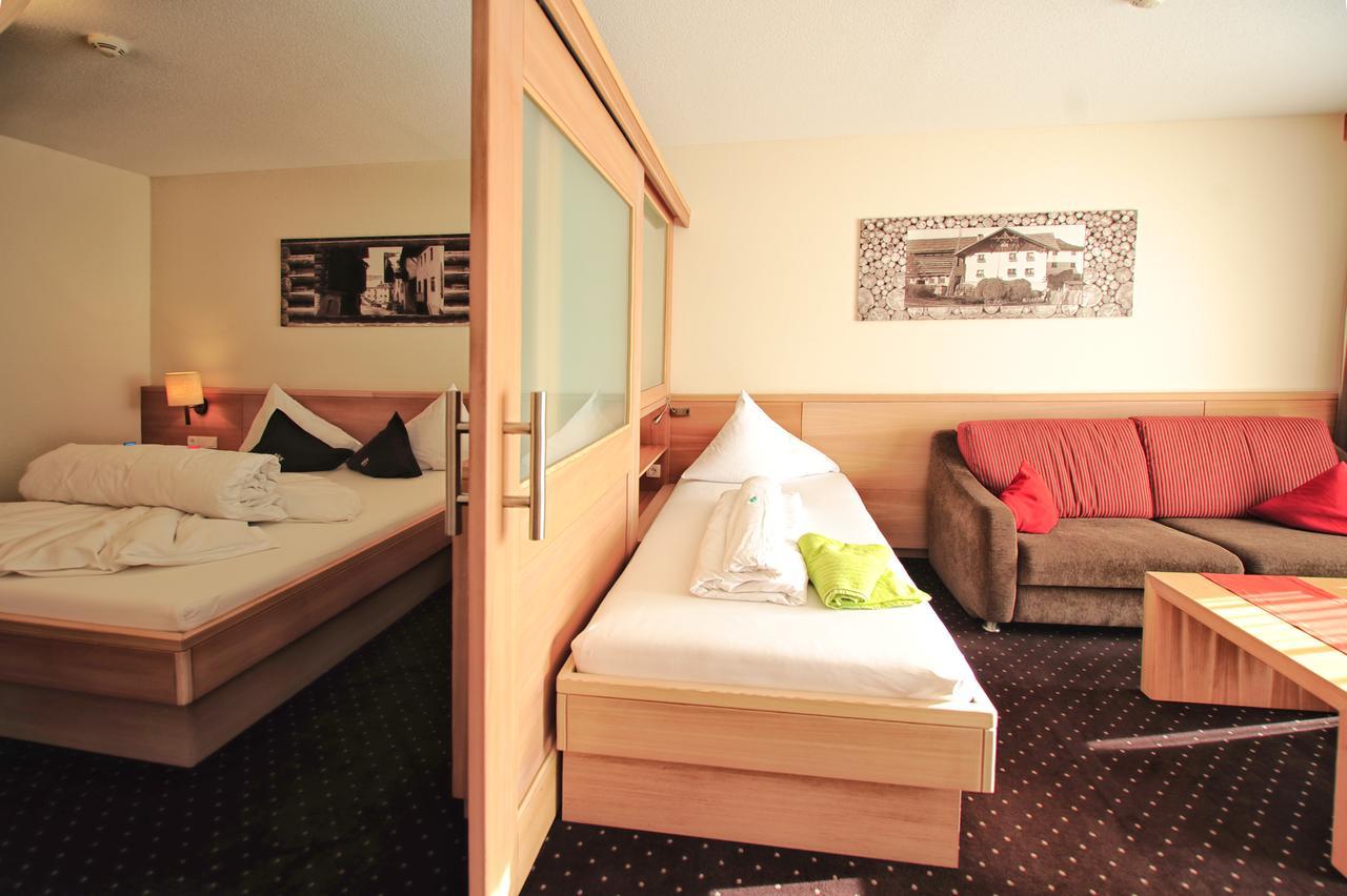 Hotel Roeck Garni Fiss Exterior photo
